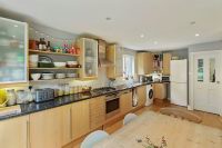 Kitchen Diner.